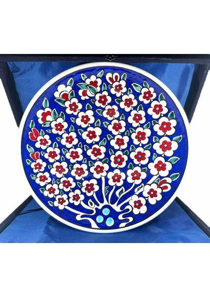 Devlet Erkânı Hediyesi, Mavi Zeminli Hayat Ağacı Iznik Çini Tabak