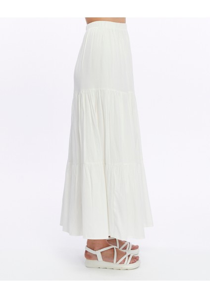 Astarlı Viskon Kumaş Beyaz Uzun Fırfırlı Etek modelleri