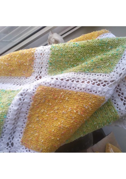 Turuncu Yeşil Kare Bebek - Televizyon Battaniyesi