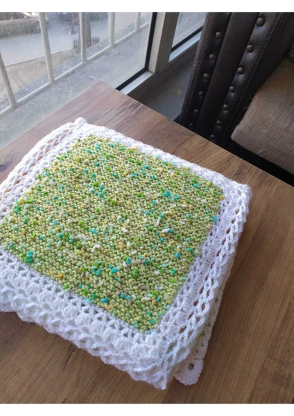 Turuncu Yeşil Kare Bebek - Televizyon Battaniyesi