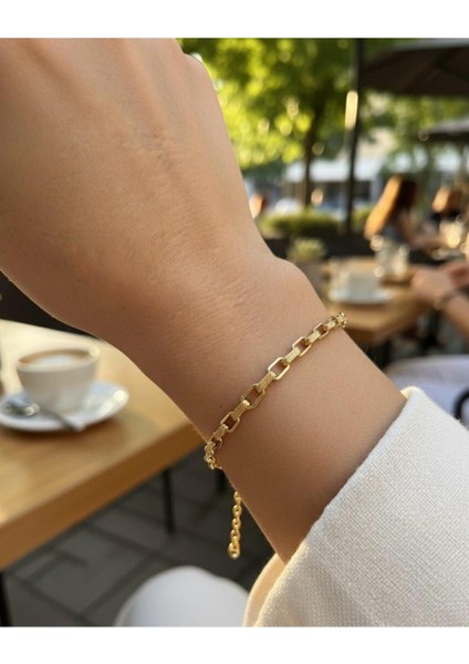 Şık Kadın Bileklik Zarif ve Modern Tasarım