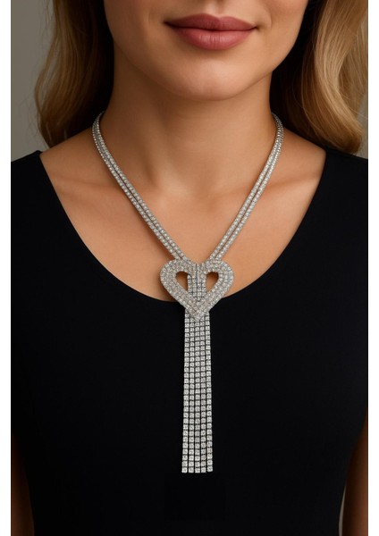 Baget Taşlı Kalpli Saçaklı Kadın Kolye – Parlak Zirkon Taşlı Gerdanlık, Şık Takı Hediye