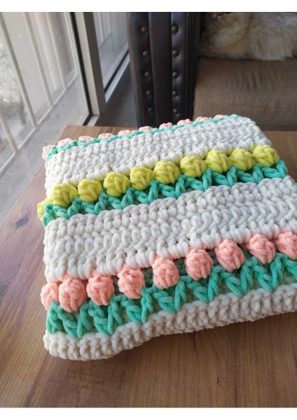 Yaz Bahçesi Laleli Kadife Bebek Battaniyesi