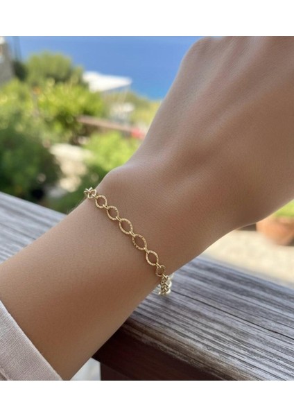 Şık Kadın Bileklik Zarif ve Modern Tasarım