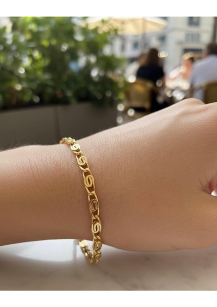 Şık Kadın Bileklik Zarif ve Modern Tasarım