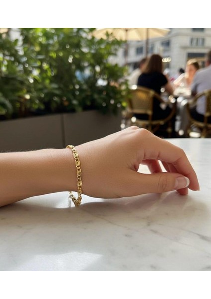Şık Kadın Bileklik Zarif ve Modern Tasarım fiyatları