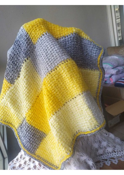 Sarı Gri Renk Bloklu Kadife Bebek Battaniyesi Handmade