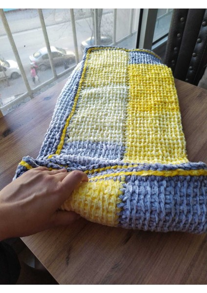 Sarı Gri Renk Bloklu Kadife Bebek Battaniyesi Handmade