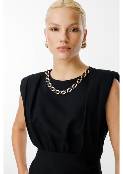 Kadın Yakası Zincir Aksesuarlı Midi Boy Elbise 5068 Siyah modelleri