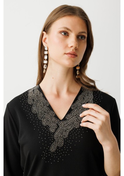 Kadın Büyük Beden Yakası Taş Işlemeli Yarım Kollu Elbise 5952 Siyah modelleri