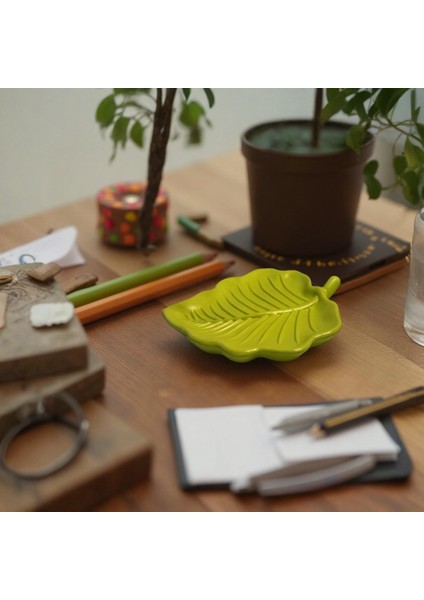Yaprak Formlu Fıstık Yeşili Dekoratif Tabak 16 cm x 14 cm fiyatları