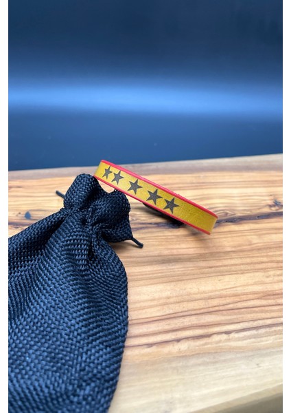 🔥 Sarı Kırmızı Beş Yıldız Mıknatıslı Deri Taraftar Bileklik fırsatları