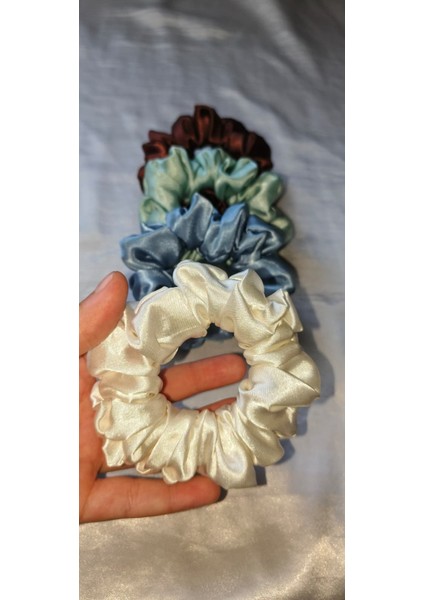 4’lü Saten Scrunchie Toka Seti – Beyaz, Açık Mavi, Su Yeşili, Kahverengi | Saç Lastiği ve Saç Aksesuarı indirimleri