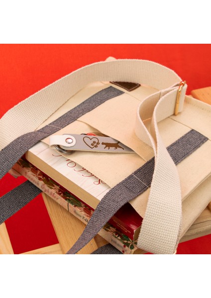 Kaplan Ruhunu Yansıtan Doğum Günü Sürprizi, Isminize Özel Kişisel Anahtarlık Takımı, Kül Gri-Kül Gri modelleri