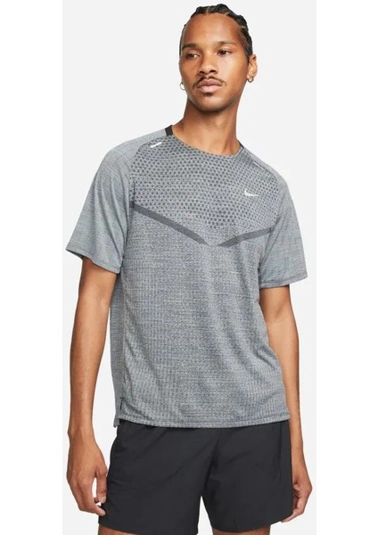 Dri-Fit Adv Tech Knit Ultra Erkek Gri Koşu ve Spor T-Shirt - DM4753-010 modelleri