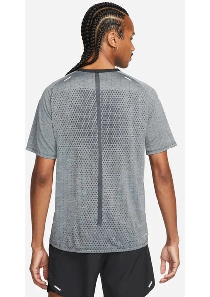 Dri-Fit Adv Tech Knit Ultra Erkek Gri Koşu ve Spor T-Shirt - DM4753-010 fırsatları