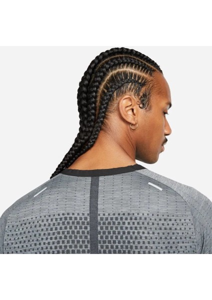 Dri-Fit Adv Tech Knit Ultra Erkek Gri Koşu ve Spor T-Shirt - DM4753-010