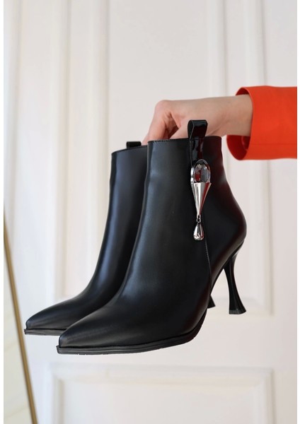 Biort Siyah Cilt Topuklu Bot