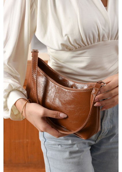 Baget Dikiş Detaylı Çanta