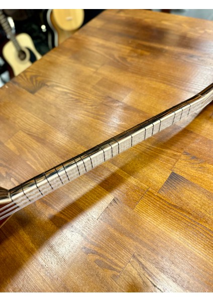 Kısa Sap Üst Seri Tam Profesyonel Ekolayzerli Pelesenk Bağlama 41 Tekne