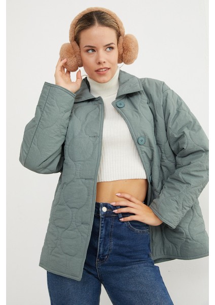 Su Yolu Desenli Oversize Düğmeli Mont