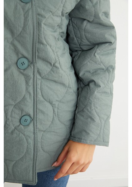 Su Yolu Desenli Oversize Düğmeli Mont