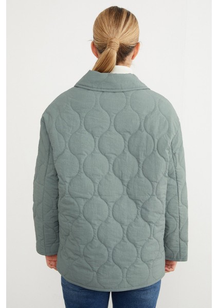 Su Yolu Desenli Oversize Düğmeli Mont