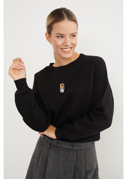 3 Iplik Ayıcık Nakışlı Bisiklet Yaka Sweatshirt fiyatları