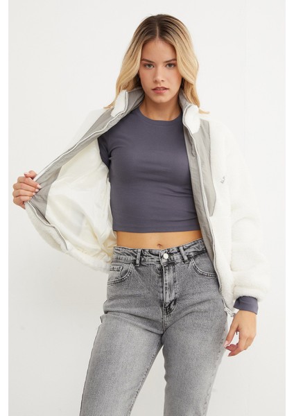 Yazı Nakışlı Fleto Cepli Dik Yaka Pelüş Mont modelleri