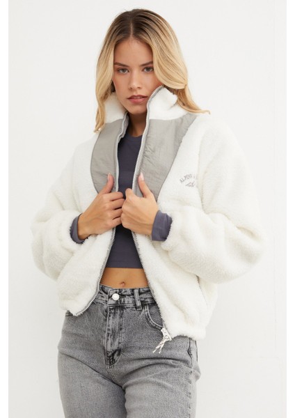 Yazı Nakışlı Fleto Cepli Dik Yaka Pelüş Mont fırsatları