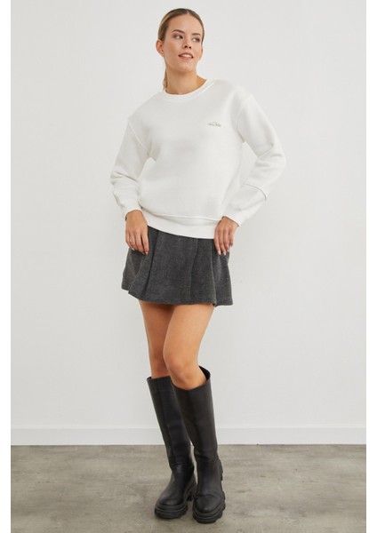 3 Iplik Metal Aksesuarlı Bisiklet Yaka Sweatshirt modelleri