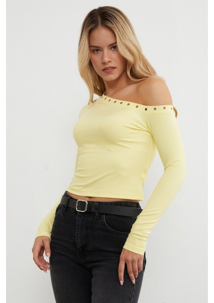 Kuşgözü Detaylı Tek Omuz Bluz modelleri