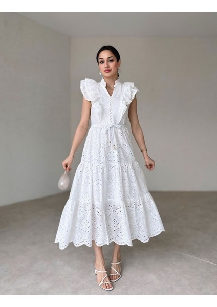 Eyesof Beyaz Fırfırlı Düğmeli Elbise