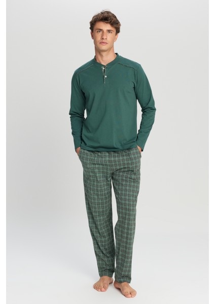 %100 Pamuk Standart Fit Hakim Yaka Desenli Cepli Pijama Takımı