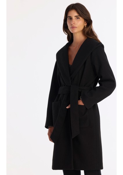 Kapüşonlu ve Kemerli Uzun Palto modelleri