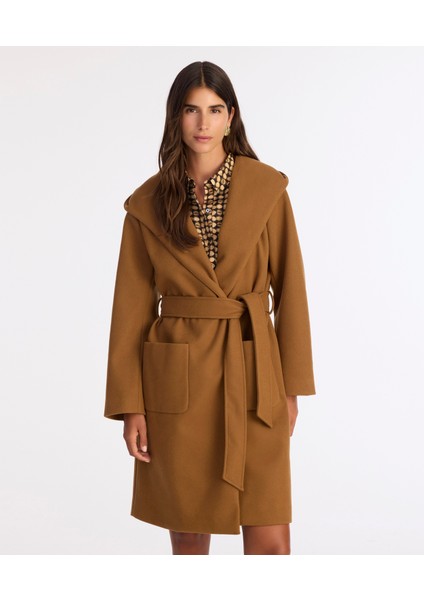 Kapüşonlu ve Kemerli Uzun Palto