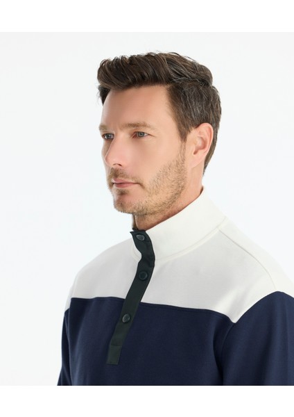 Regular Dik Yaka Uzun Kol Sweatshirt fırsatları