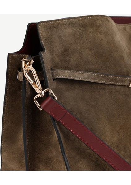 Kemer Detaylı Süet Deri Omuz Çantası fırsatları