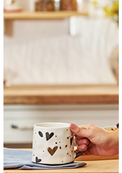 Amore 520 ml Porselen Kupa Siyah Kalp Deseniyle 1 Adet fırsatları