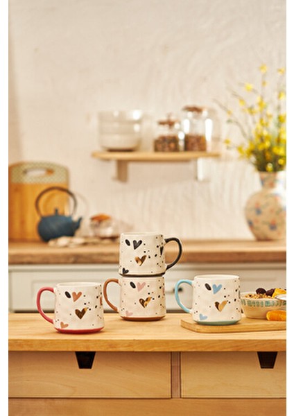 Amore 520 ml Porselen Kupa Siyah Kalp Deseniyle 1 Adet indirimleri