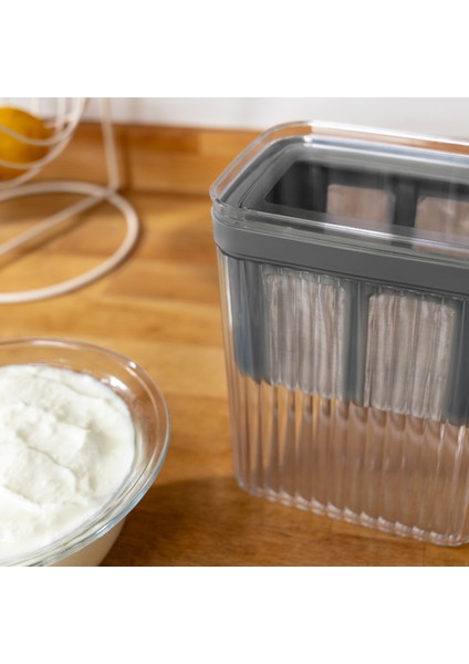 Yoğurt Süzme Filtreli Saklama Kabı 2,2 Litre modelleri