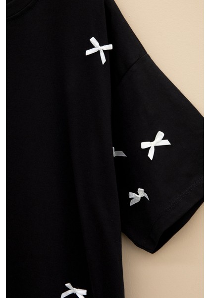 Siyah Fiyonk Nakışlı Kısa Kol Kız Çocuk Oversize Tişört 20798 modelleri