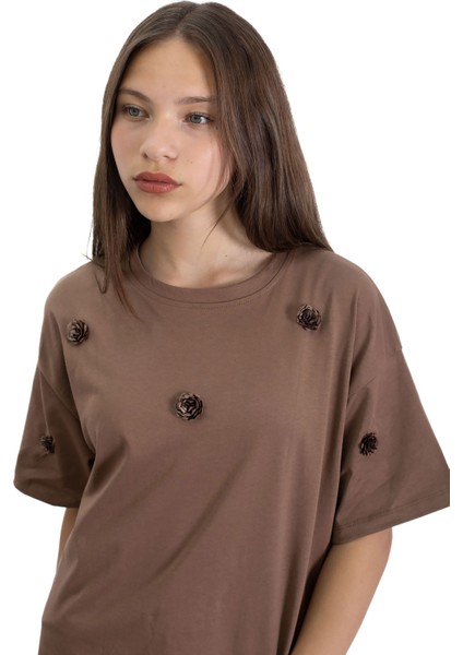 Kahve Gül Nakış Detaylı Kısa Kol Kız Çocuk Oversize Tişört 20808 fiyatları