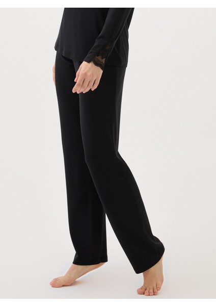 Siyah Dantel Detaylı Kadın Pijama Takımı – Uzun Kollu, Yumuşak Kumaş C7T1N915 modelleri