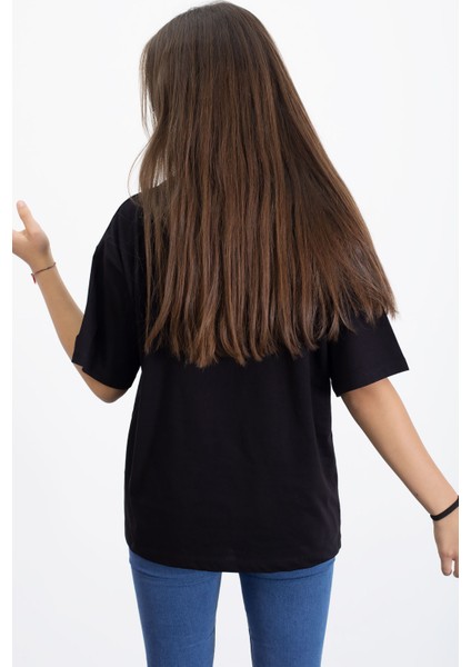 Siyah Yazı Baskılı Fiyonklu Kız Çocuk Kısa Kol Oversize Tişört 20803 fırsatları