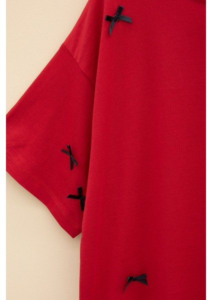 Kırmızı Fiyonk Nakışlı Kısa Kol Kız Çocuk Oversize Tişört 20799 fiyatları