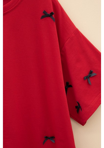 Kırmızı Fiyonk Nakışlı Kısa Kol Kız Çocuk Oversize Tişört 20799 modelleri