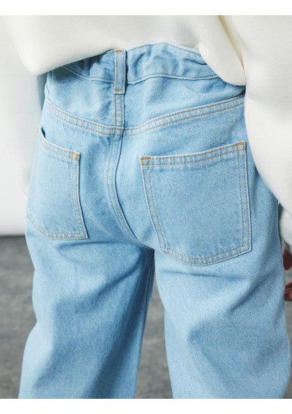 Pamuklu Cep Detaylı Rahat Kesim Geniş Paça Denim Pantolon modelleri