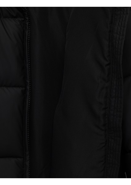 Polar Cep Detaylı Fermuarlı Uzun Kollu Kapüşonlu Crop Şişme Mont