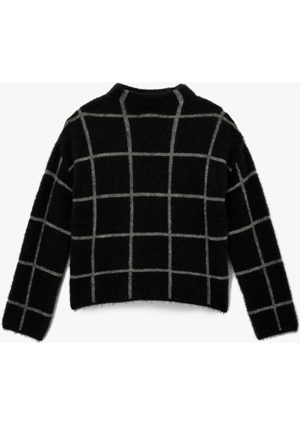 Uzun Kollu Dik Yaka Kareli Triko Peluş Kazak